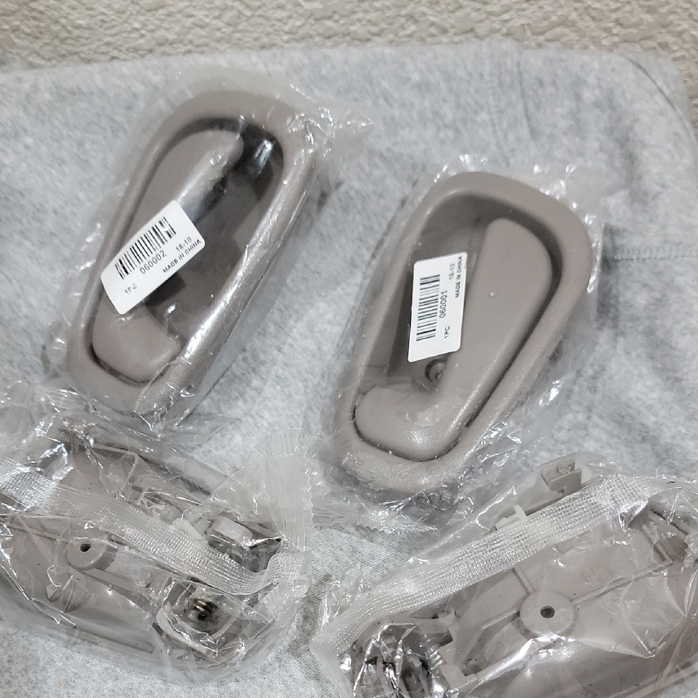 A.P.C. Beige Car Door Handle Toyota Corola 2002